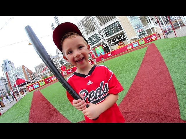 FATHER SON PRO BASEBALL! class=