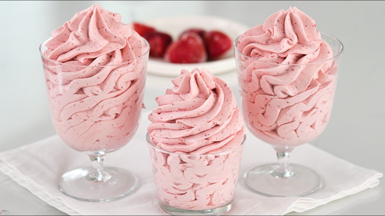 Сливочный клубничный десерт за 5 минут! Все ищут этот рецепт! Без выпечки, без муки, без желатина