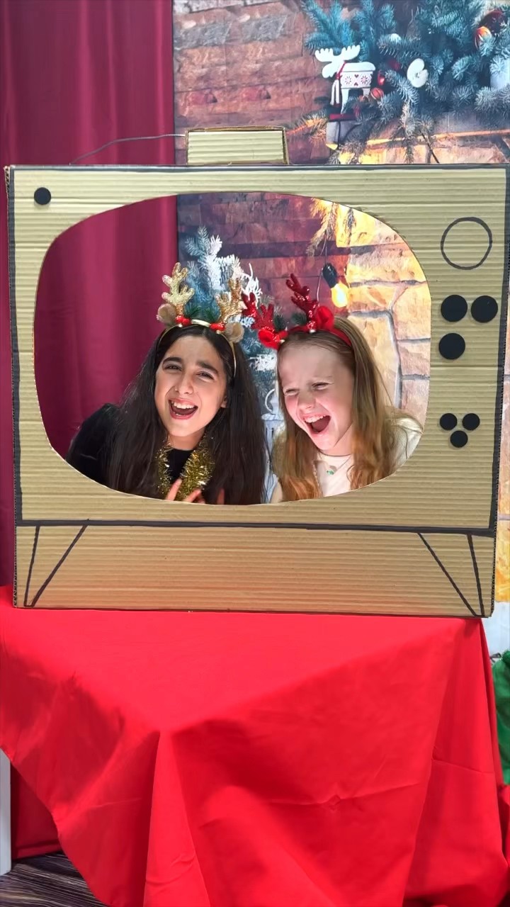 Christmas carols by Nastya and Evelyn