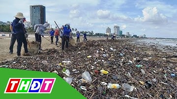 Hàng chục tấn rác đại dương trôi dạt vào bờ biển Vũng Tàu | THDT