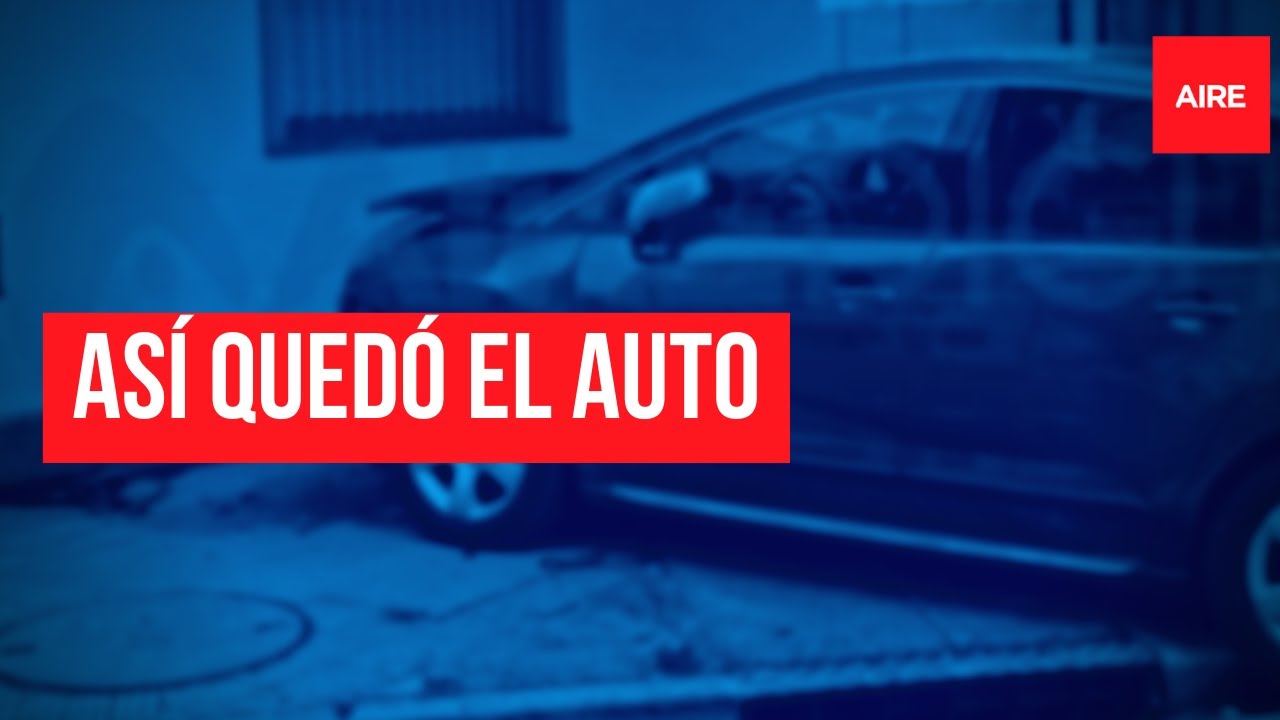 💥🚗Impactante choque: un auto terminó arriba de la vereda en pleno centro