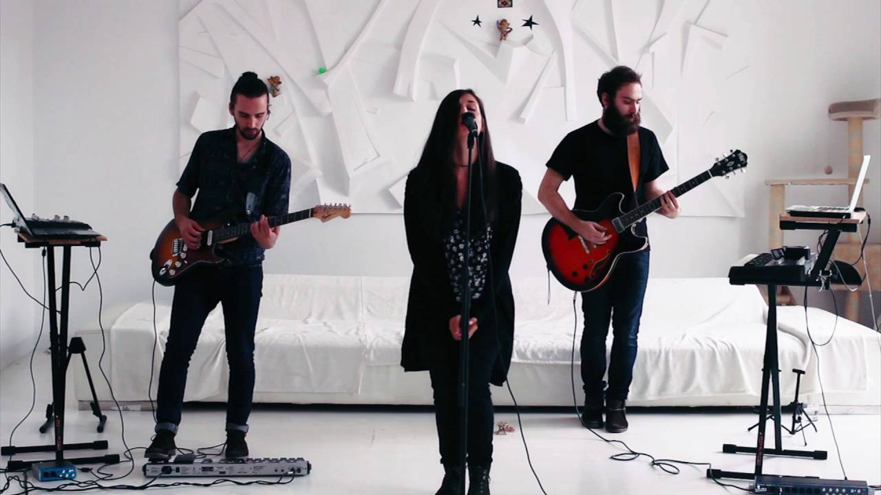 Guarda BAB - Ground Star (LIVE) su YouTube Guarda BAB - Ground Star (LIVE) su YouTube