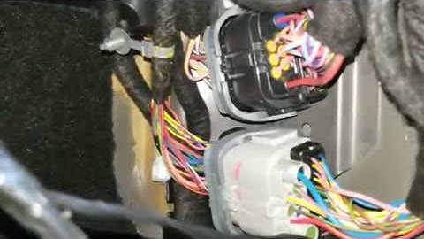 Jeep JL Cobra Cb radio and aux port quick guide install