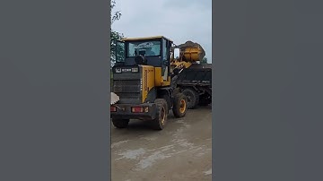 Công nông ba bánh vào bãi lấy cát chuyển đi công trường#shsorts