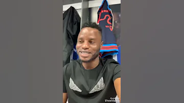 Black Stars Midfielder Mubarak Wakaso And His Team Deportivo Alaves Mates Jams To Frank Naro Song 