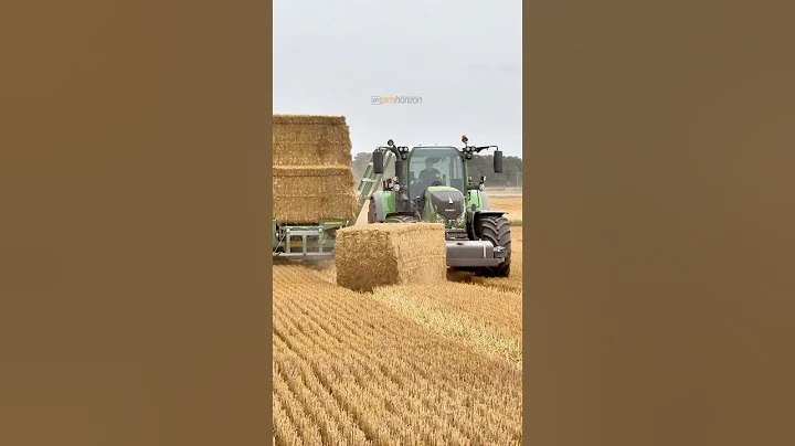 Chasing bales with the Fendt 724 vario tractor and Heath Superchaser