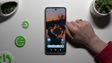 How to Remove Google Search Bar from Motorola Moto G04 Home Screen?