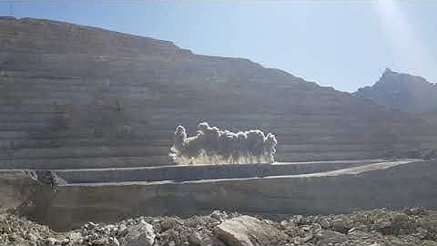 presplitt and production blasting in open pit copper mine
