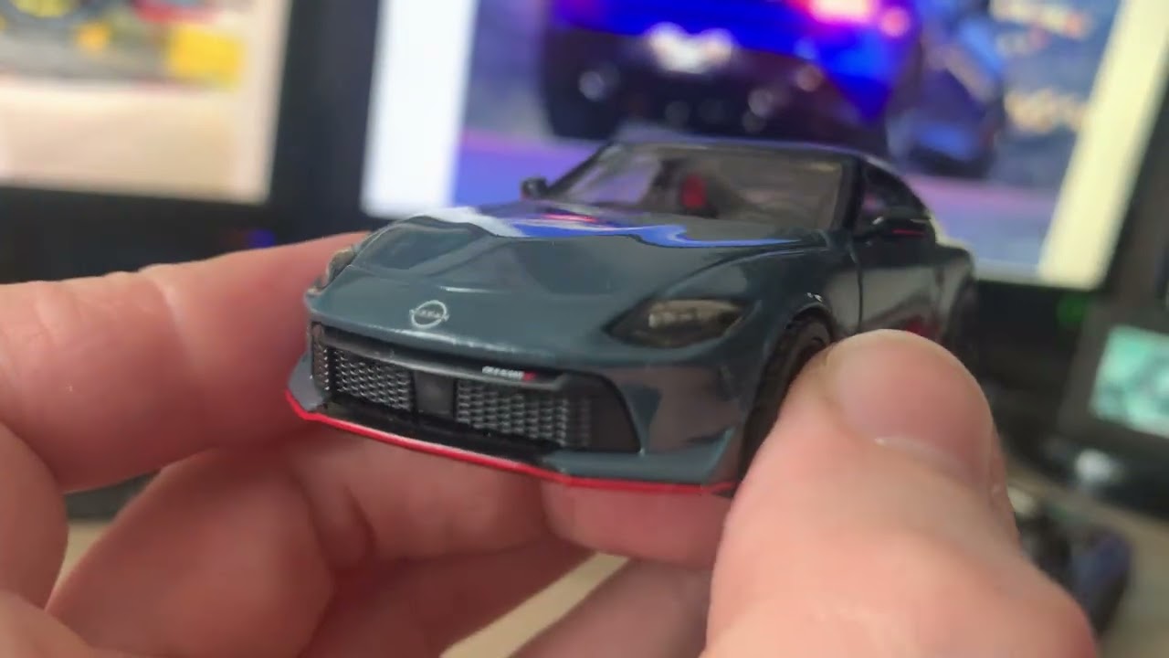 Обзор моделей Nissan Z (2023) от Maisto и Hot Wheels