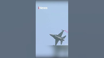 Penampilan Pilot F-16 TNI AU Pamerkan Aksi Manuver High G Turn di HUT ke-80 TNI