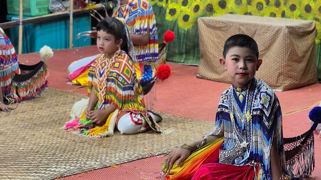 มโนราห์น้องอ๋อง และน้องๆพี่ๆ คณะมโนราห์ศรีวรรณะ จุก ศ แป้นตรัง