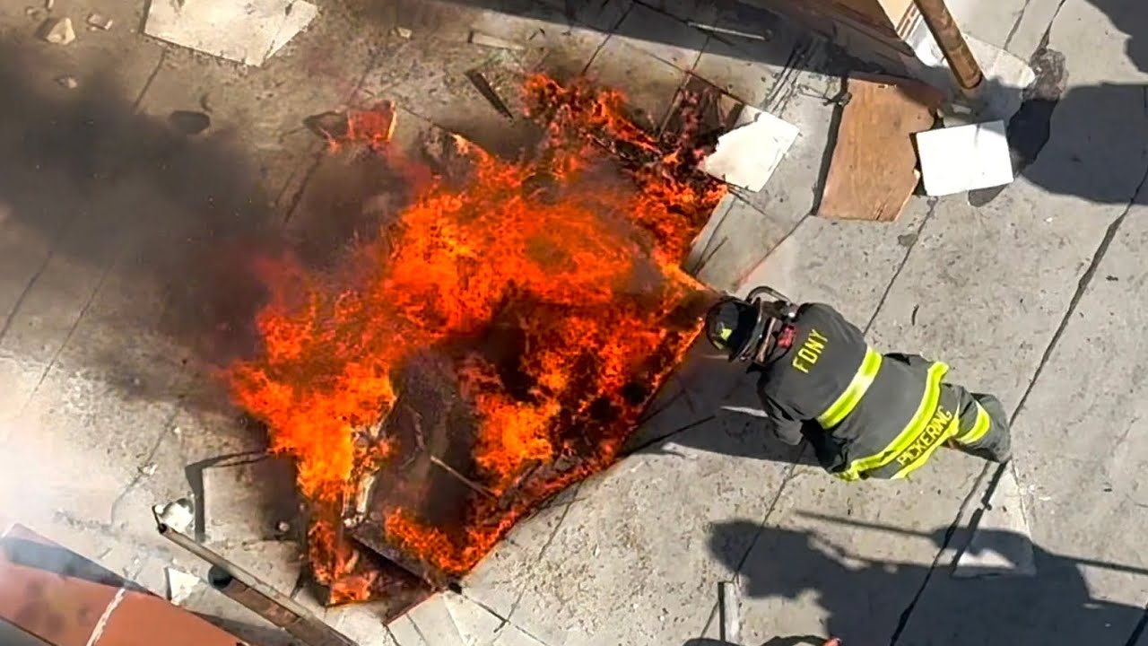 🌟 EARLY ARRIVAL 🌟 FDNY Manhattan 3rd Alarm Box 1203 Fire on Multiple Floors into the Cockloft