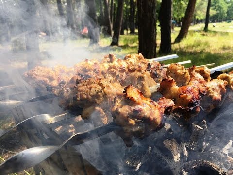 Vídeo: Como Cozinhar Kebab De Porco