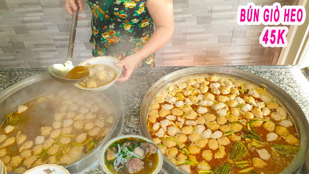 Hướng dẫn Cách nấu bún giò heo – Choáng Với Nồi BÚN GIÒ HEO Cực Khủng | Khách đông nghẹt ở Sài Gòn