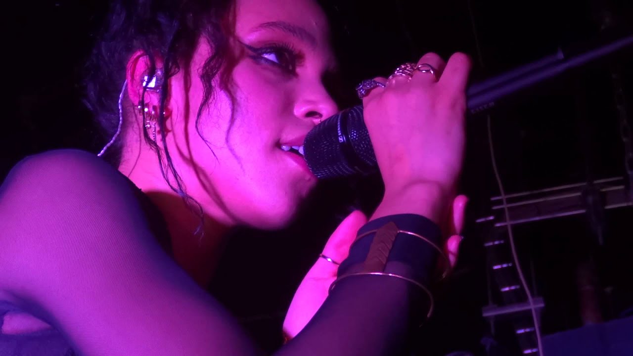 FKA Twigs - Ache - Trinity Bristol - 09.10.14