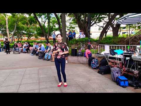 不装饰你的梦  罗拉 屯门公园表演  旺角菜街艺人singing 2018年10月12日