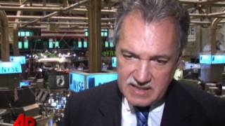 Dow Drops Below 9000 in Massive Sell-off