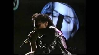 U2 - Mysterious Ways (Live ZooTV 1992)