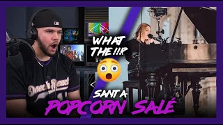 First Time Reaction SANTA POPCORN SALÉ (WOW, SHE IS FLYING!) | Dereck Reacts