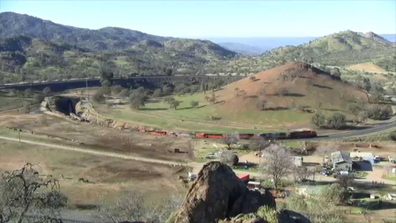 UP Tehachapi Loop 7 Leaders 2 Helpers Take Loop Like a Boss - YouTube