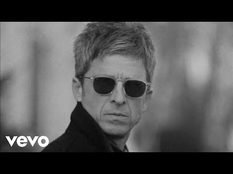 Noel Gallagher&#039;s High Flying Birds - Flying On The Ground (Official Video)