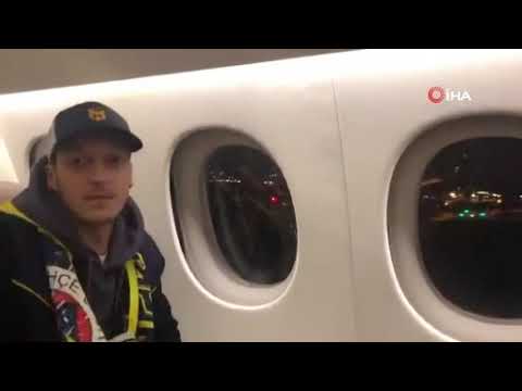 İşte Mesut Özil'in Londra'dan İstanbul'a geldiği uçaktan görüntüler!