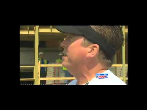 gotcha-pest-control---bee-removal-on-20-story-crane---khou-11