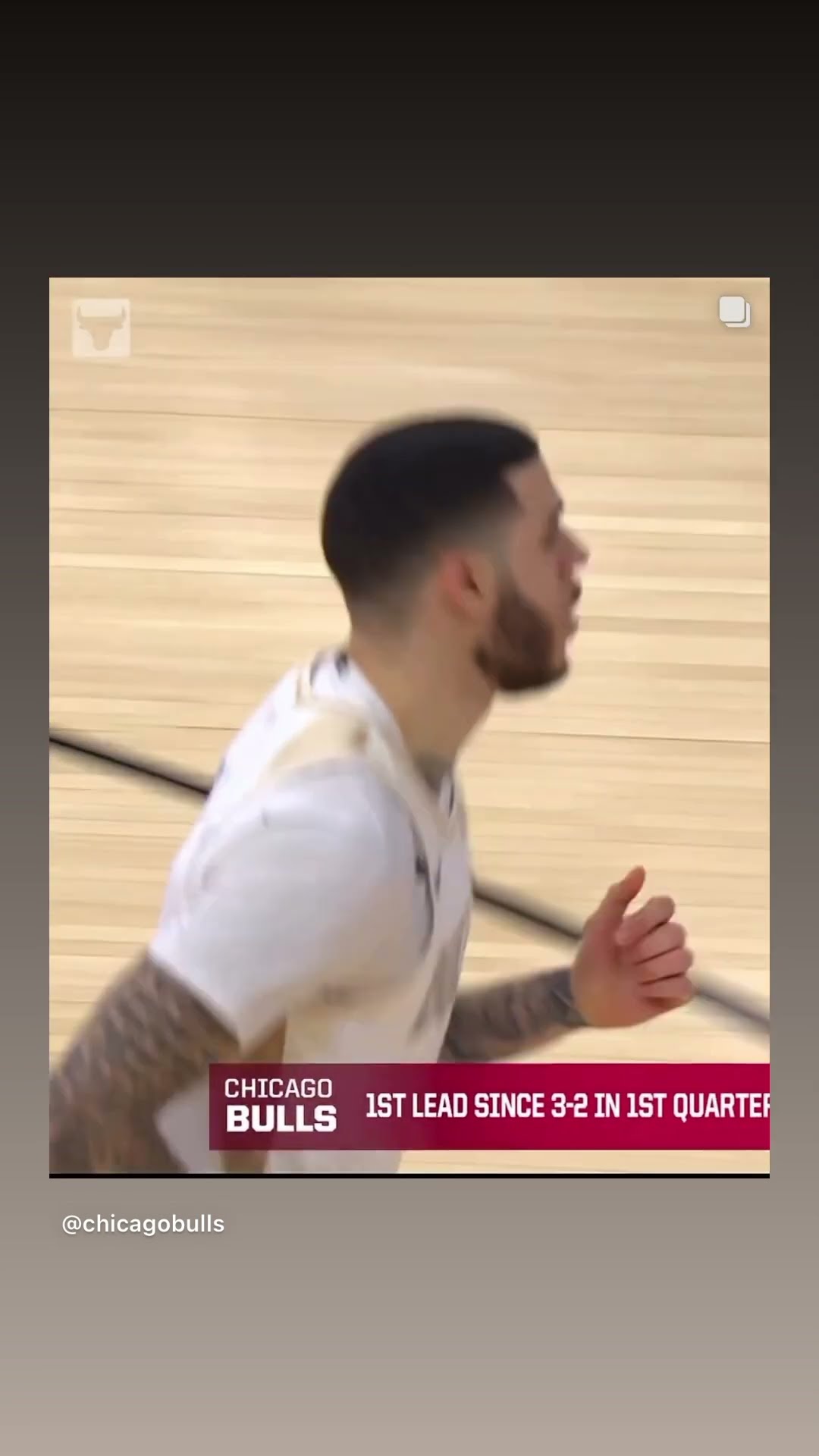 His knees are fine #hoodnews #lonzoball #chicagobulls #basketball #NBA #dunk #omg #how #wow #sports