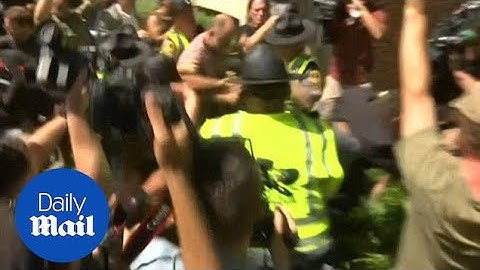 Unite The Right rally organizer is chased away by crowds - Daily Mail