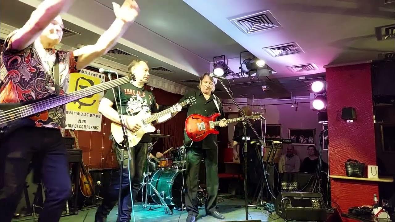 Лоза новый год караоке. Лоза девочка сегодня в баре. Группа примус девочка в баре. Девочка в баре юрий лоза. Евгений с днём рождения юрий лоза.