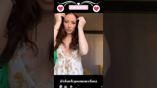 Charly Summer Shows Off Her New Hairstyle And Beautiful Green Handbag