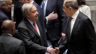 Devant Lavrov, le chef de l'ONU dénonce la 