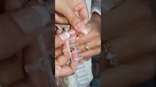 Uñas postizas en 15 min (Tips de gel suave)