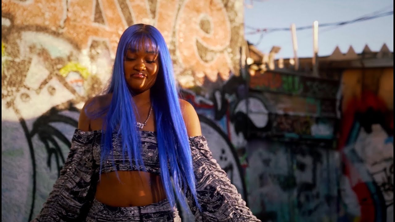 Mira Ashanti Major - Buzzin (Official Music Video) en YouTube Mira Ashanti Major - Buzzin (Official Music Video) en YouTube