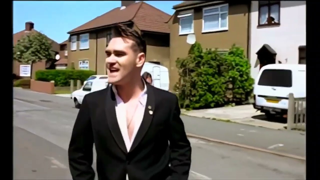 Morrissey - Dagenham Dave - YouTube