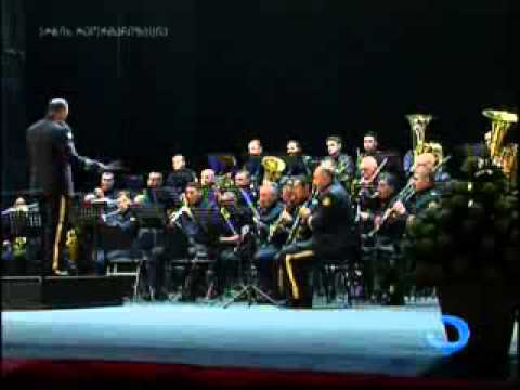 ლექსო თორაძე და ედიშერ სავიცკი ბათუმის ხელოვნების ცენტრის სცენაზე