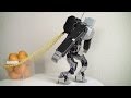 重い荷物を引くヒューマノイドロボット(The humanoid robot which drags a heavy load.)