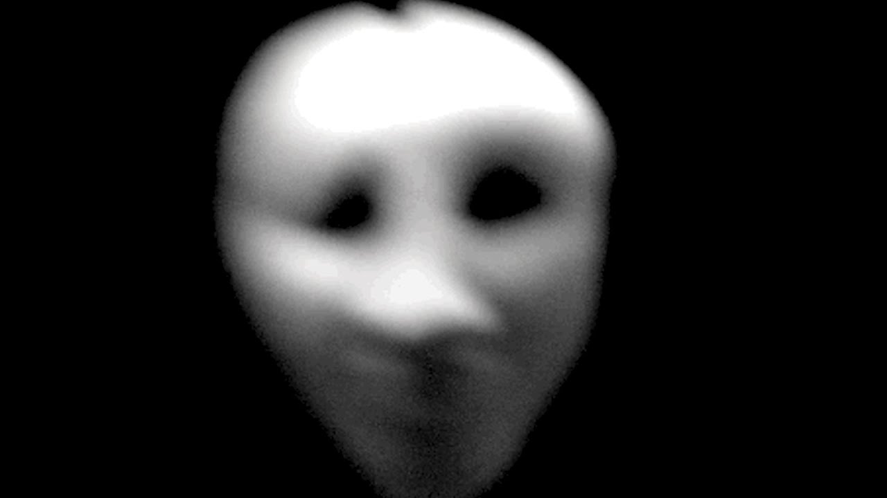 Говорящая маска видео. Анонимус гиф. Жуткий хакер. Танцующий анонимус. Анонимус танцует.