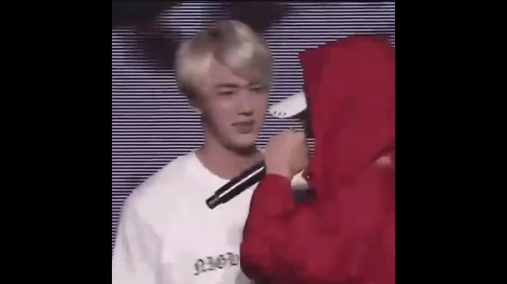 Kim Taehyung performing cypher pt3 🔥😝(Tae rappping shorter version)🤍🥰#taehyung #bts #army