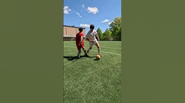 Learn This Messi Body Feint Move #football #messi #messiskills #soccer #footballskills #dribbling