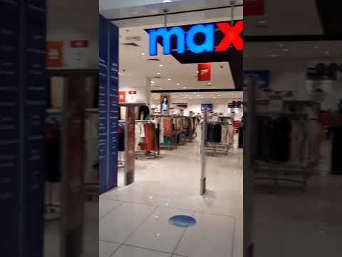 تخفيضات  ملابس نسائي ورجالي وملابس للاطفال