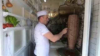 Famaous Turkish Iskender Kebab in Bursa by Sevikas 2,981 views 4 years ago 3 minutes, 9 seconds