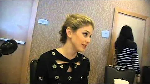 SDCC 2015 - iZombie Rose McIver as Liv Moore