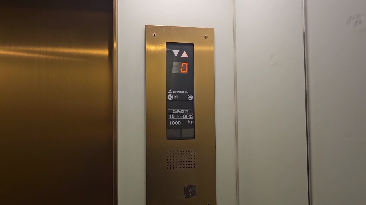 澳門海洋廣場三菱升降機