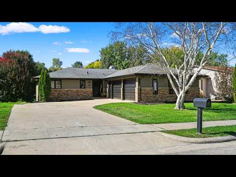 2677 Knob Hill Dr, Dubuque, IA home video tour