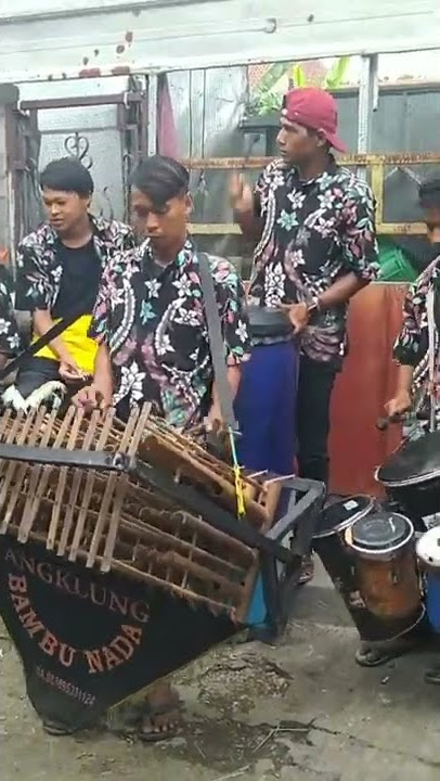 alat musik angklung