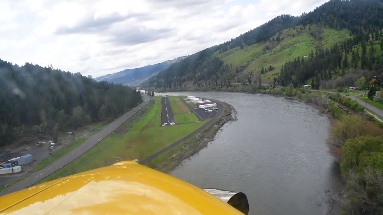 Daher Kodiak on final into Orofino Municipal AirportS68, Idaho YouTube
