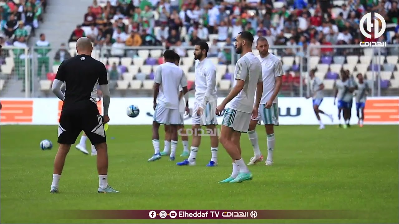 شاهد مالم تشاهده في التلفاز إحماءات اللاعبين داخل ملعب نيلسون مانديلا