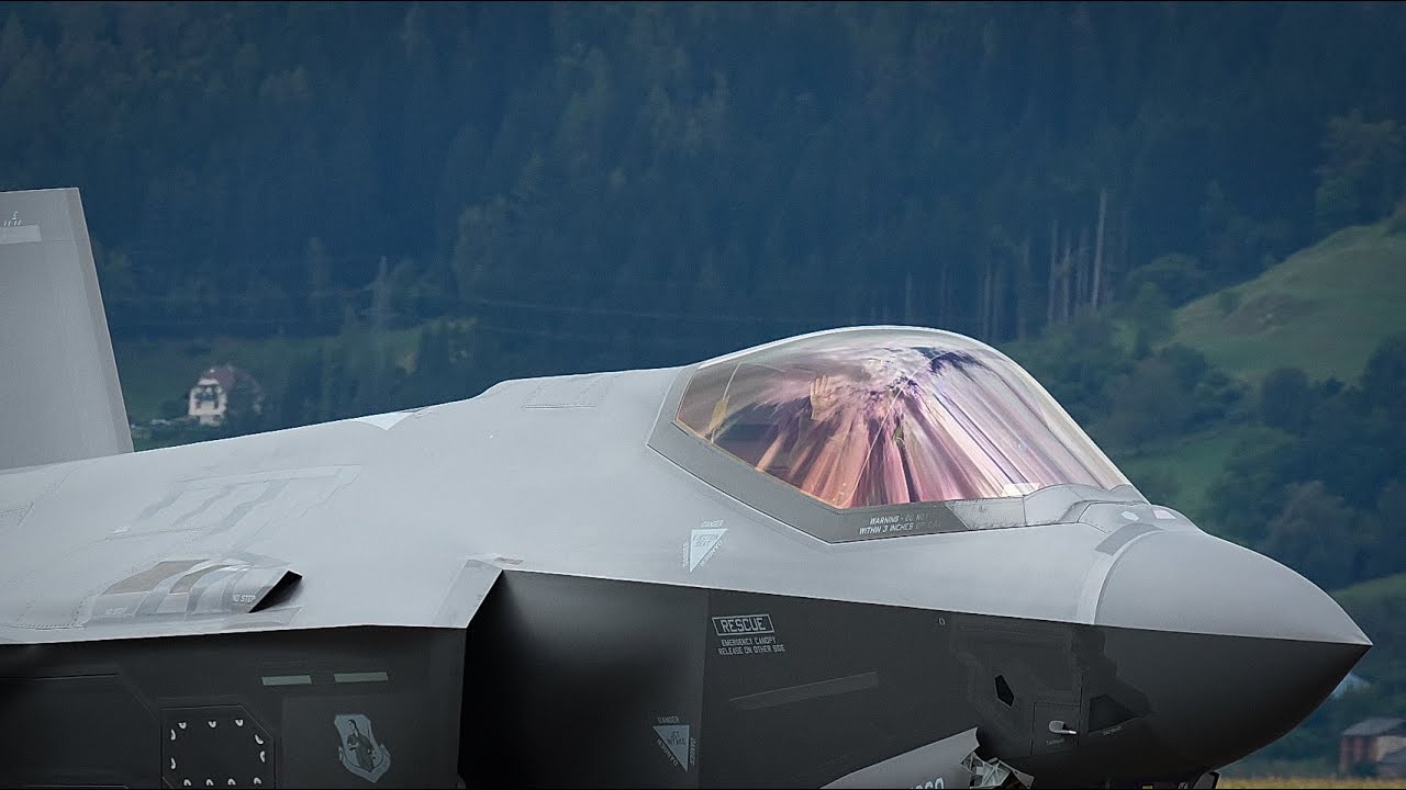AIRPOWER 2024 F-35 DEMO TEAM - YouTube