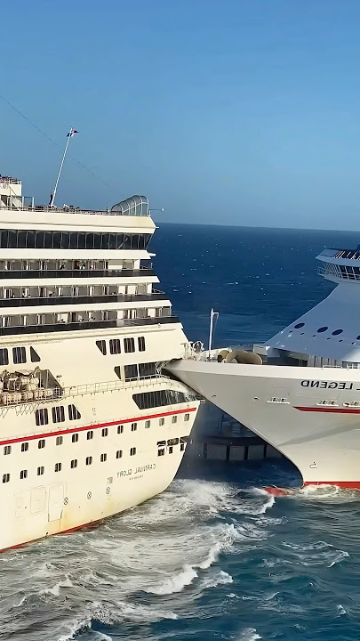 Cruise Ship Crash!😱